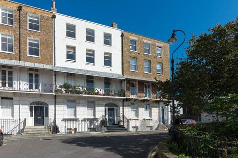 Flat 6, 14 Albion Place, Ramsgate, CT11 8HQ