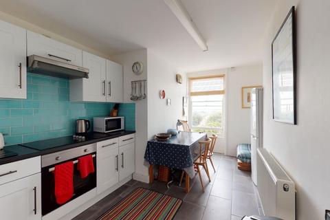 Flat 6, 14 Albion Place, Ramsgate, CT11 8HQ