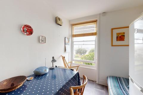 Flat 6, 14 Albion Place, Ramsgate, CT11 8HQ