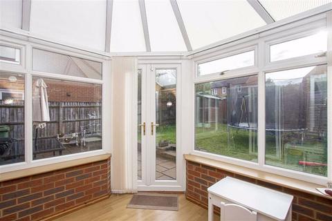 18 Curtis Croft, Shenley Brook End, Milton Keynes, MK5 7ET