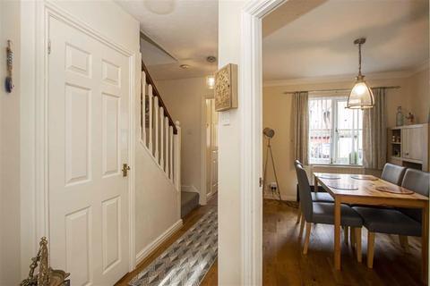 18 Curtis Croft, Shenley Brook End, Milton Keynes, MK5 7ET