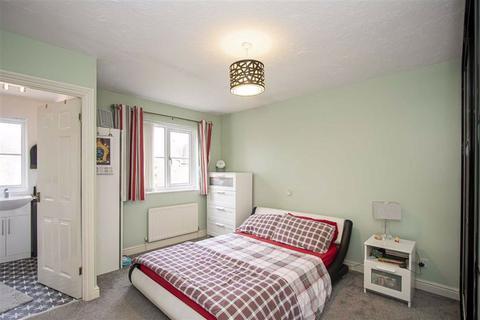 18 Curtis Croft, Shenley Brook End, Milton Keynes, MK5 7ET