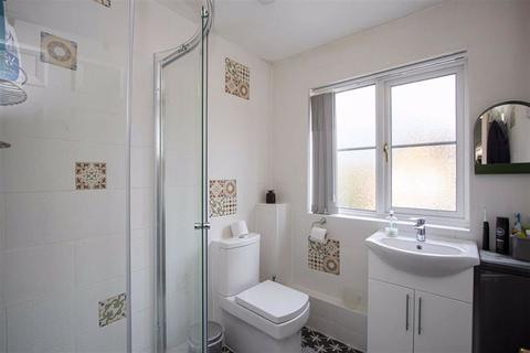18 Curtis Croft, Shenley Brook End, Milton Keynes, MK5 7ET