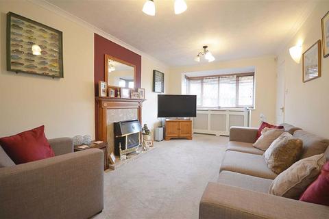 7 Essex Close, Churchdown, Gloucester, GL3 1NZ