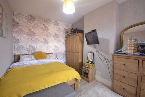 5 Birchmore Road, Gloucester, GL1 4DE