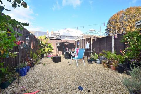 5 Birchmore Road, Gloucester, GL1 4DE