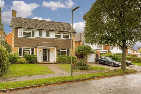 3 Cleveland Road, Worcester Park, KT4 7JQ