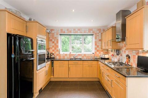 3 Cleveland Road, Worcester Park, KT4 7JQ