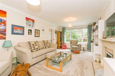 3 Cleveland Road, Worcester Park, KT4 7JQ