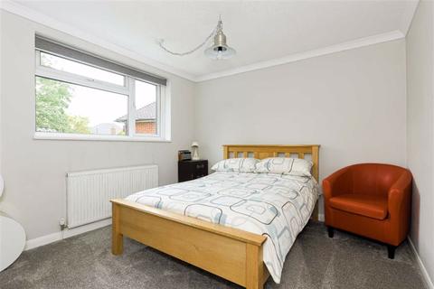 3 Cleveland Road, Worcester Park, KT4 7JQ