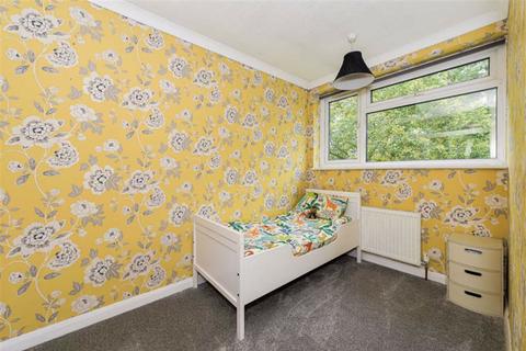 3 Cleveland Road, Worcester Park, KT4 7JQ