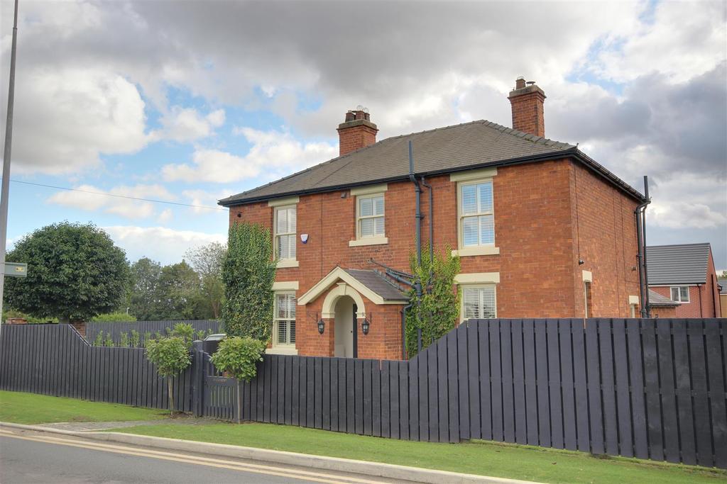 Castle Road, Cottingham 4 bed detached house £550,000