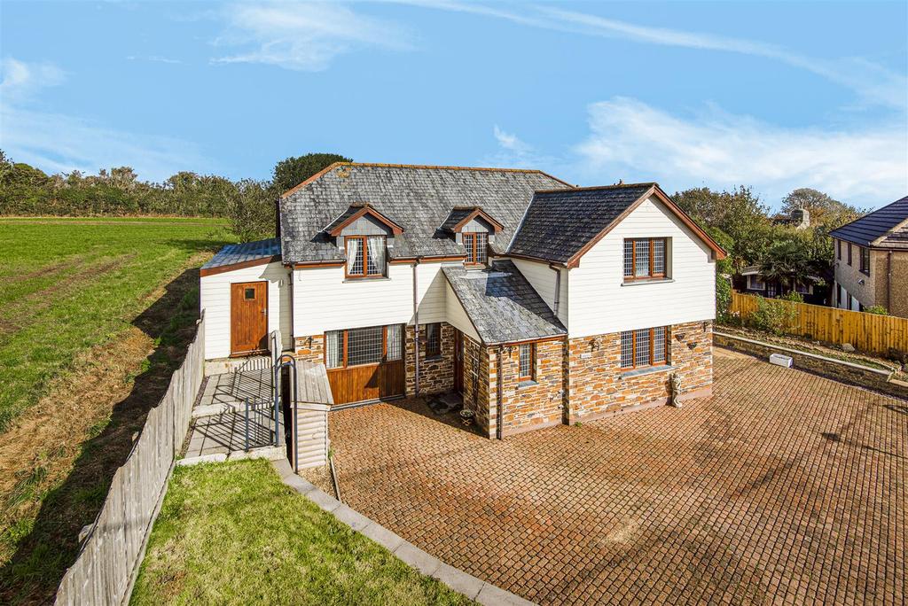 Trethurgy, St Austell 5 bed detached house £499,000
