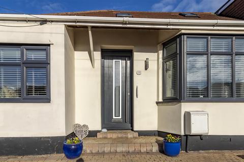15 Vincent Close, Corringham, Stanford-le-hope, SS17 7QL