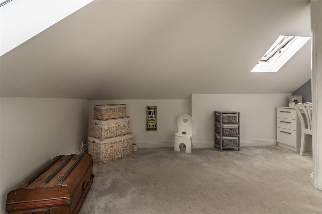 Bedroom 4.jpg