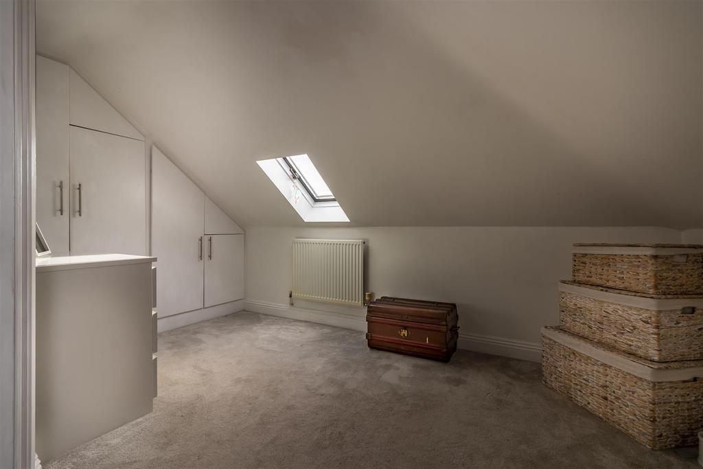 Bedroom 4 3rd.jpg