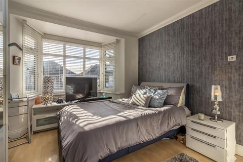 15 Vincent Close, Corringham, Stanford-le-hope, SS17 7QL