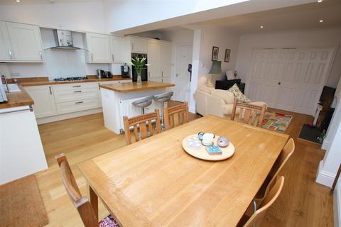 19 Chard Road, Exeter, EX1 3AY