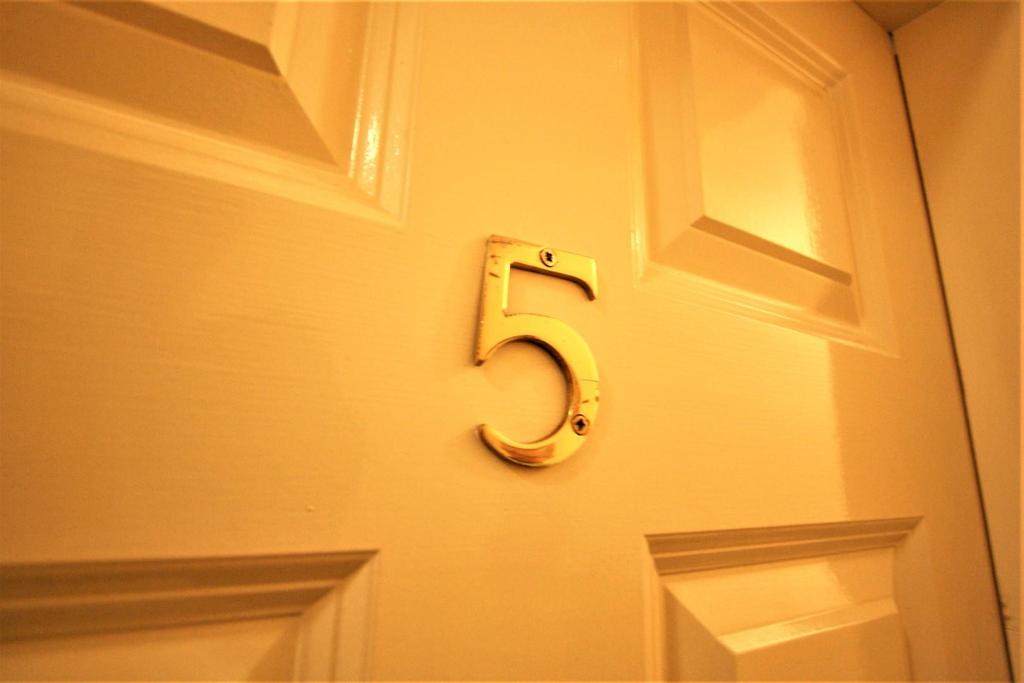 Flat 5 pic 1.JPG