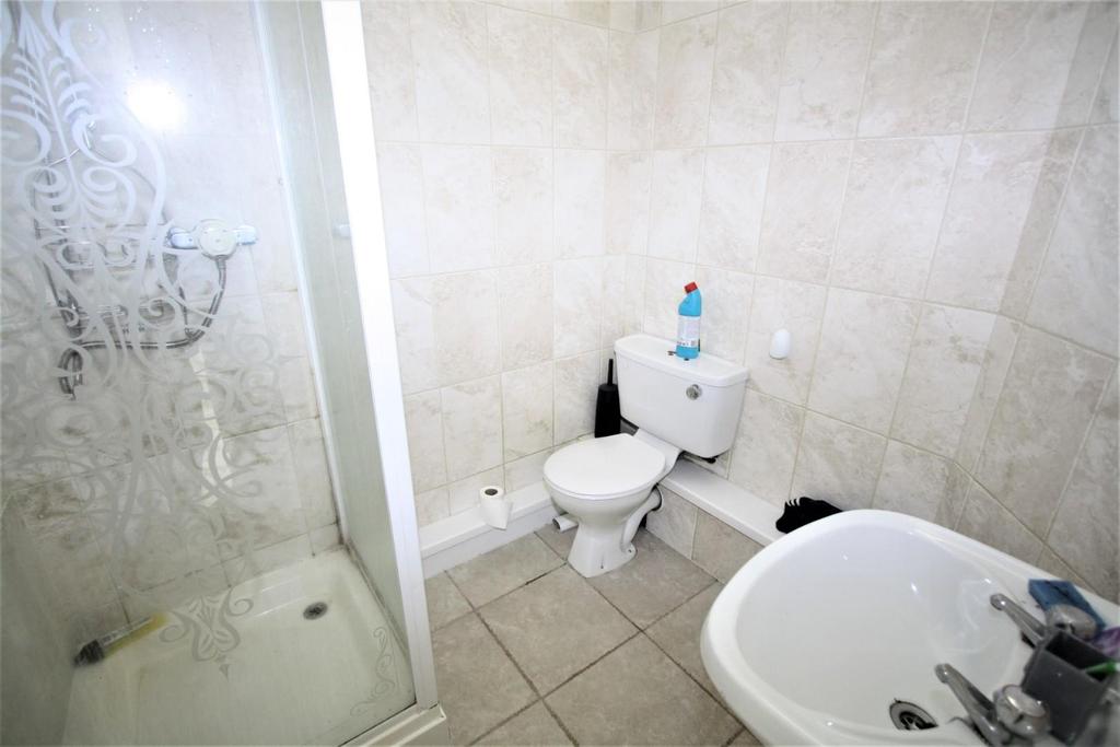 Flat 5 pic 3.JPG