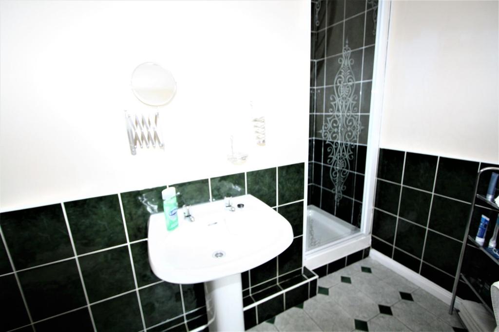 Flat 7 pic 3.JPG