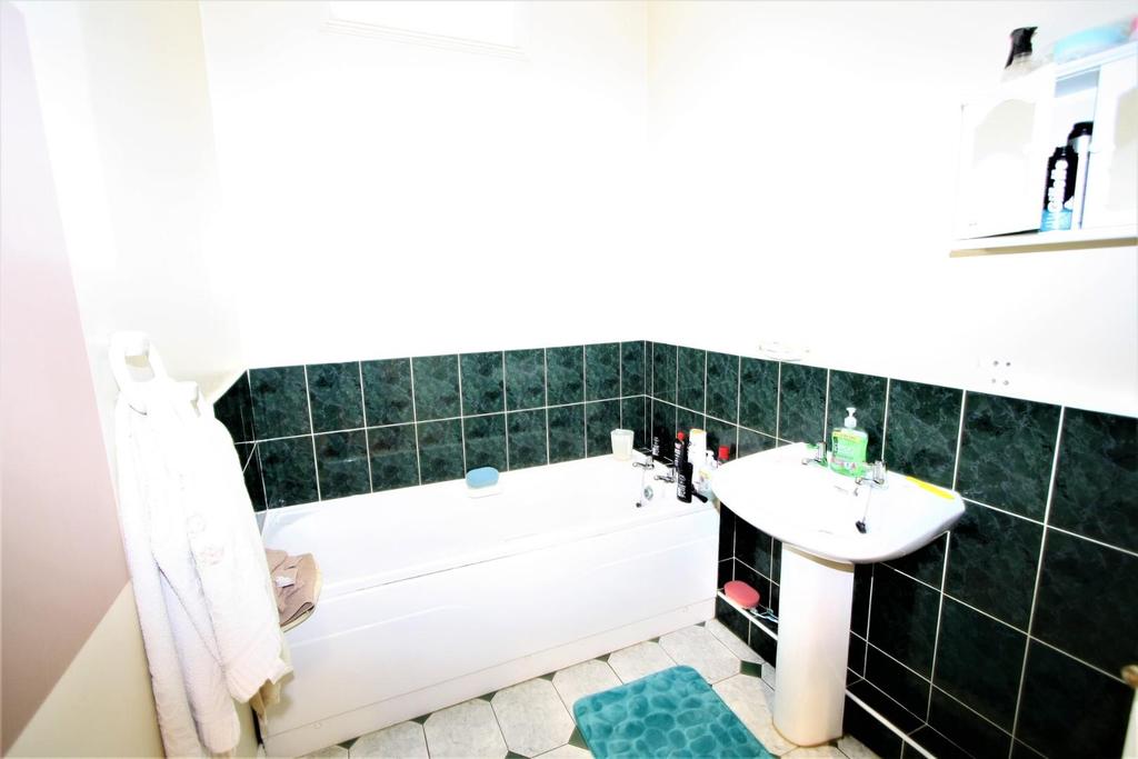 Flat 8 pic 6.JPG