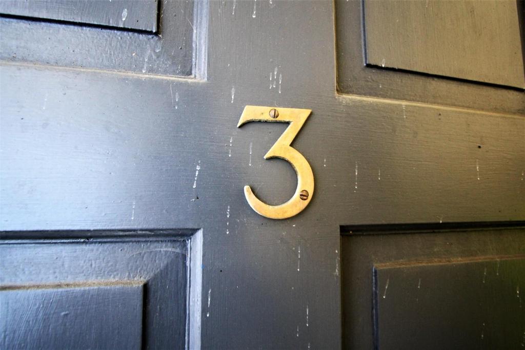 Flat 3 pic 1.JPG