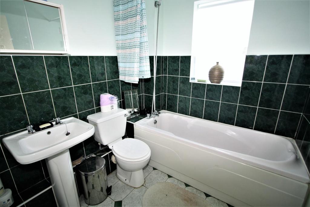 Flat 3 pic 3.JPG