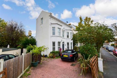 86 Coolinge Road, Folkestone, CT20 1EP