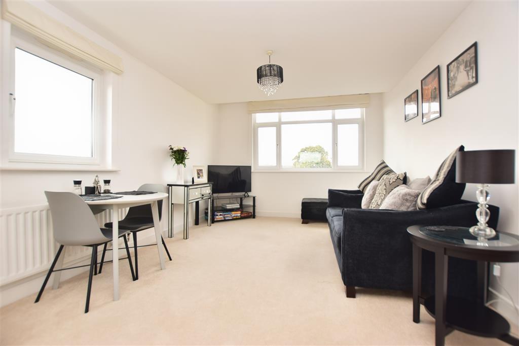 Rubeck Close, Redhill, Surrey 2 bed apartment £265,000