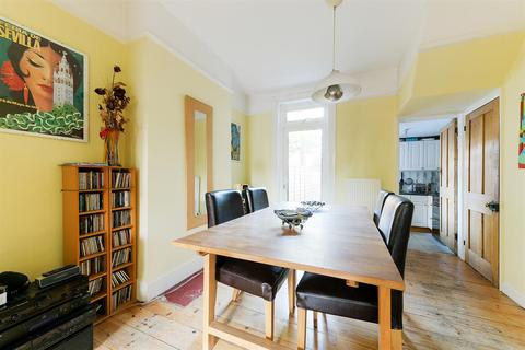 63 Braemar Road, Brentford, TW8 0NS