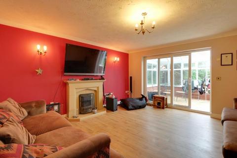 4 bedroom detached house to rent, Lytham Drive, Winsford, CW7