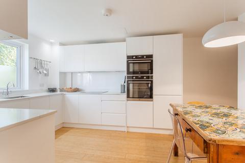 36 Rectory Square, London, E1 3NG
