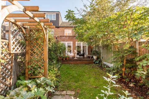36 Rectory Square, London, E1 3NG