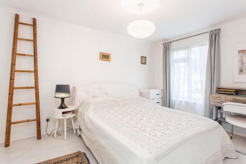 36 Rectory Square, London, E1 3NG