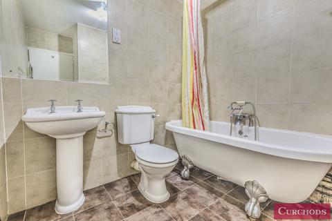 Flat 1, Southwood Court Pine Grove, Weybridge, KT13 9AT