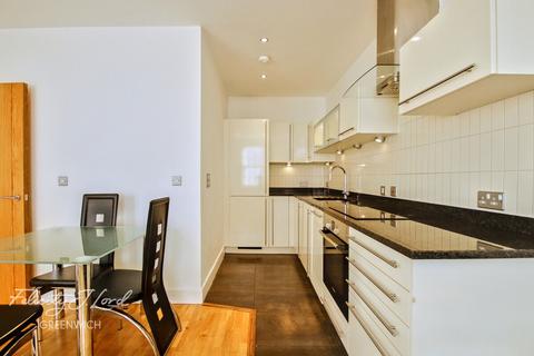 2 bedroom flat to rent, Trafalgar Road, London