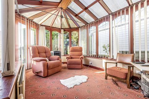 49 Canada Drive, Rawdon, Leeds, LS19 6LU
