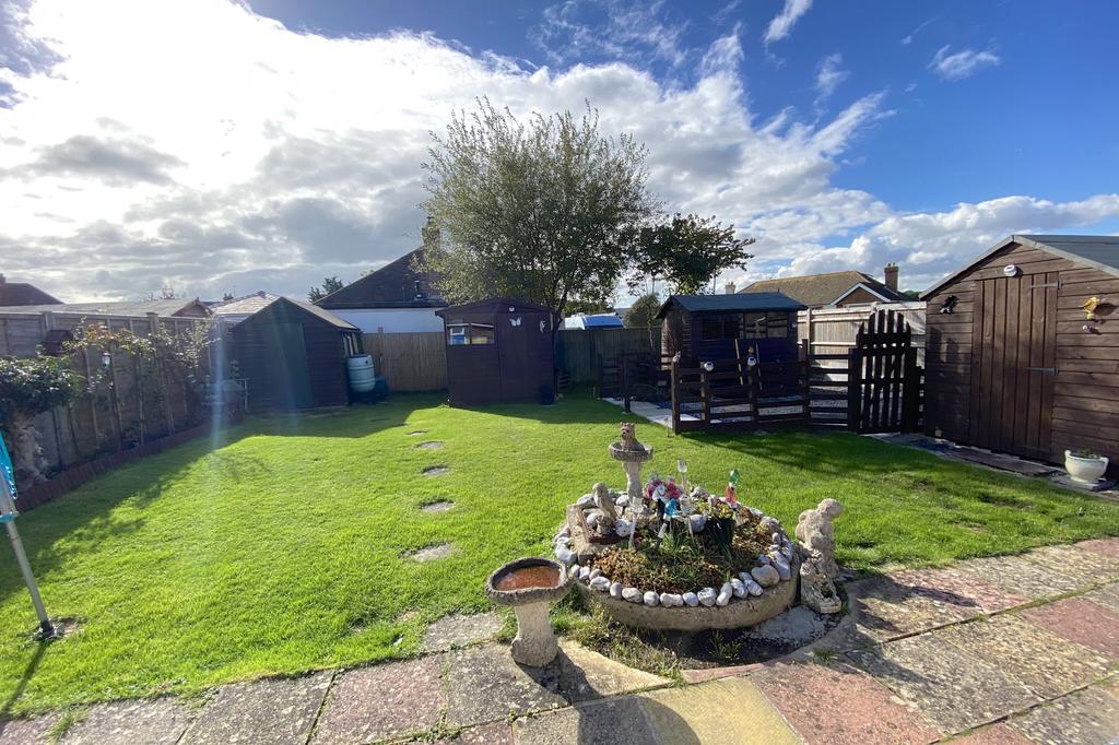 Levett Close, Polegate, East Sussex, BN26 2 bed bungalow £290,000