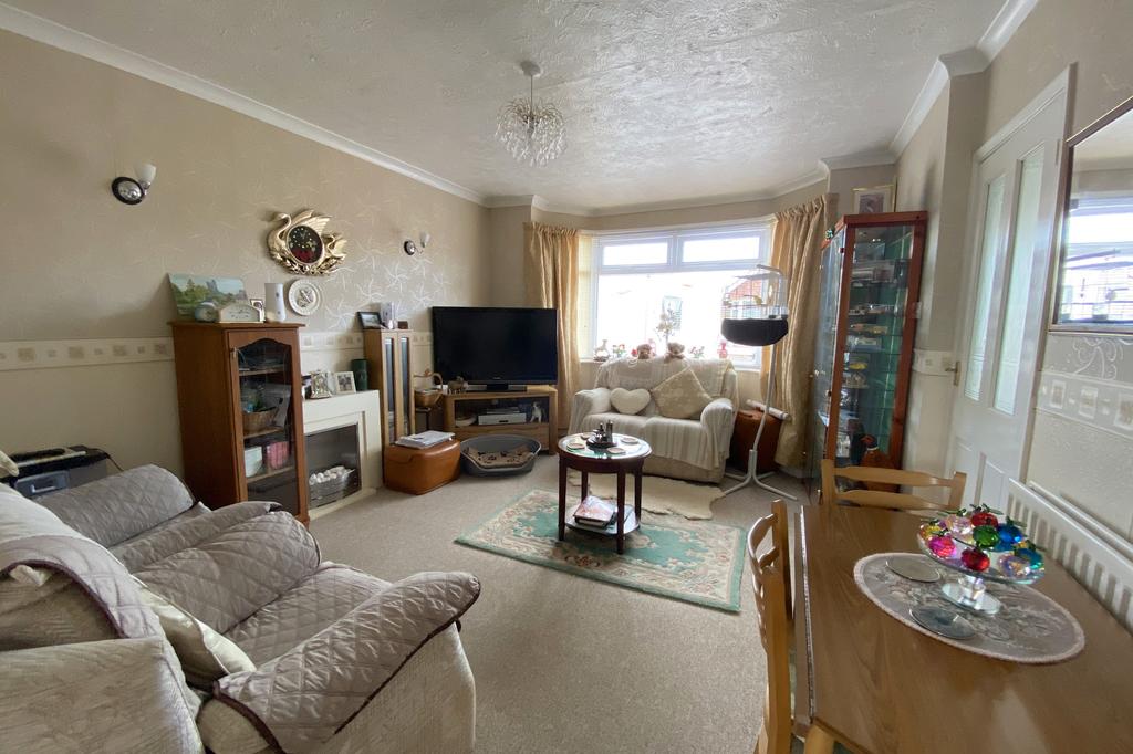 Levett Close, Polegate, East Sussex, BN26 2 bed bungalow £290,000