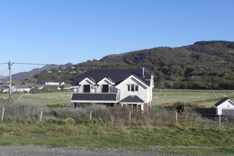 Awelfor Penrhyn Drive South, Fairbourne, LL38 2DZ