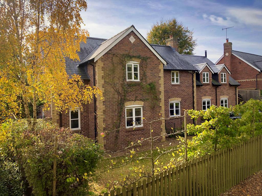 Church Street, Great Bedwyn, Wiltshire, SN8 5 bed detached house for