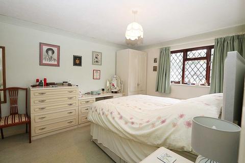 The Brae Hazel Road, Purley On Thames, Reading, RG8 8BB