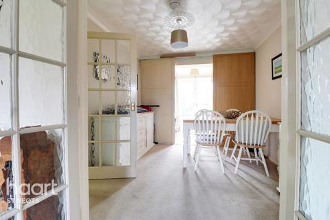 33 Booth Way, Little Paxton, St Neots, PE19 6JT