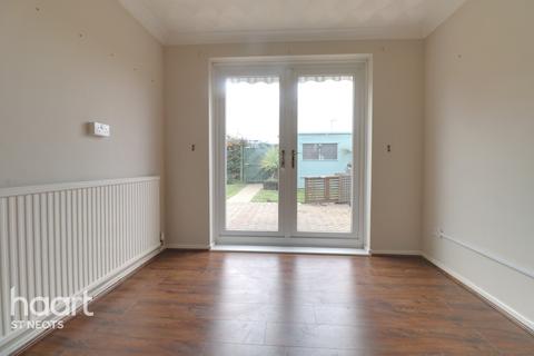 33 Booth Way, Little Paxton, St Neots, PE19 6JT