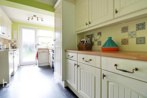 33 Booth Way, Little Paxton, St Neots, PE19 6JT