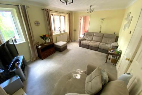 20 Denham Close, Canford Heath, Poole, BH17 9HL
