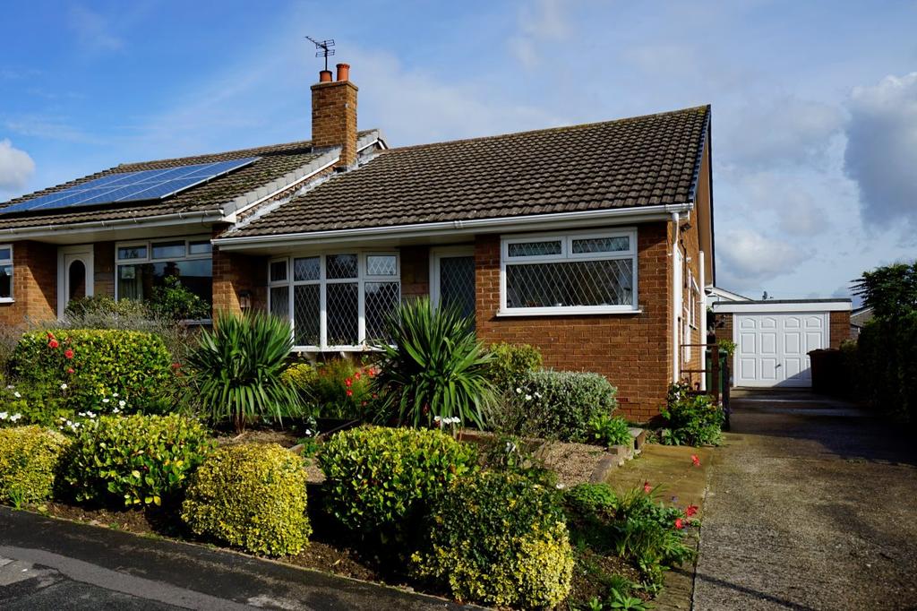 Larks Hill, Pontefract 2 bed bungalow £189,995