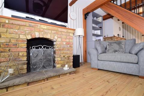 255 Kingston Road, Leatherhead, KT22 7PE