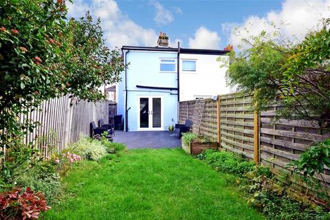 255 Kingston Road, Leatherhead, KT22 7PE